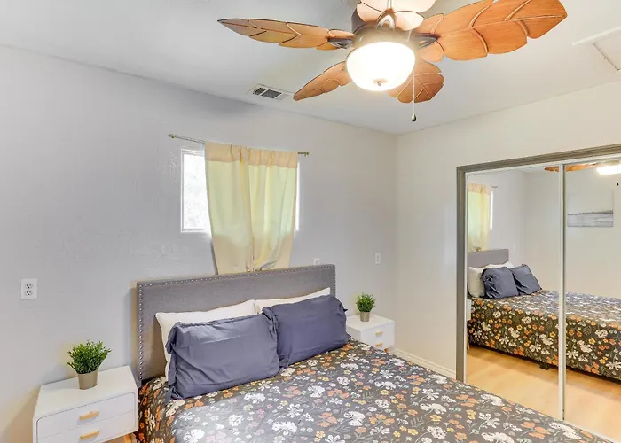 Crestline Home With Private Hot Tub Steps To Lake!